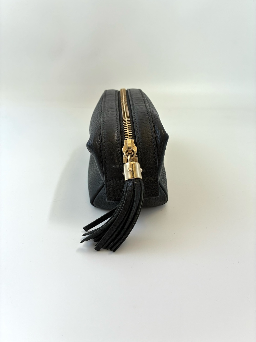 Gucci Soho Black Leather Mini Pouch Cosmetic Bag Tassel Logo Compact - Picture 5 of 10